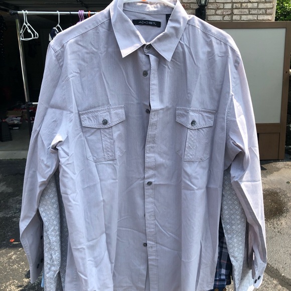 Various button down shirts - Picture 7 of 8